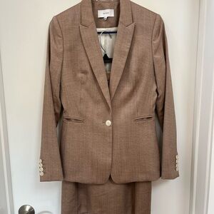Reiss skirt suit size 6 (jacket and skirt), excellent condition.